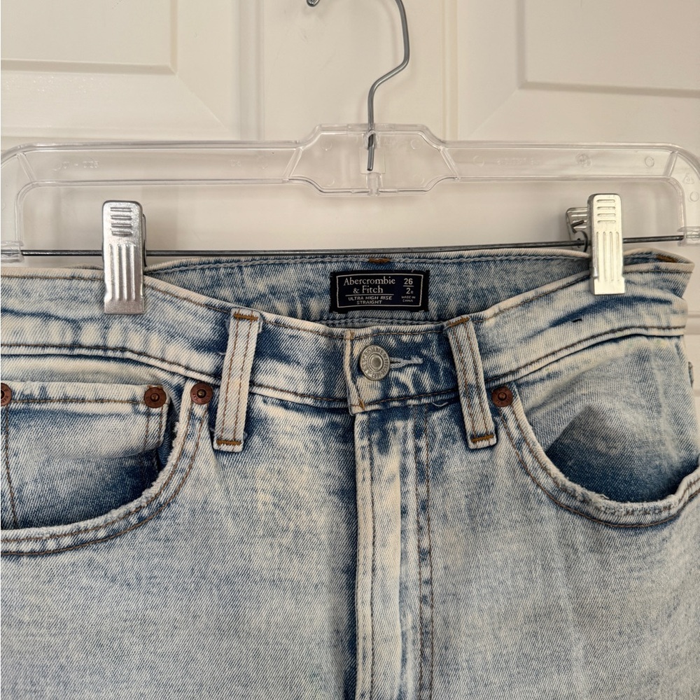 A&F Ultra High Rise Straight Jean - Picture 6 of 8